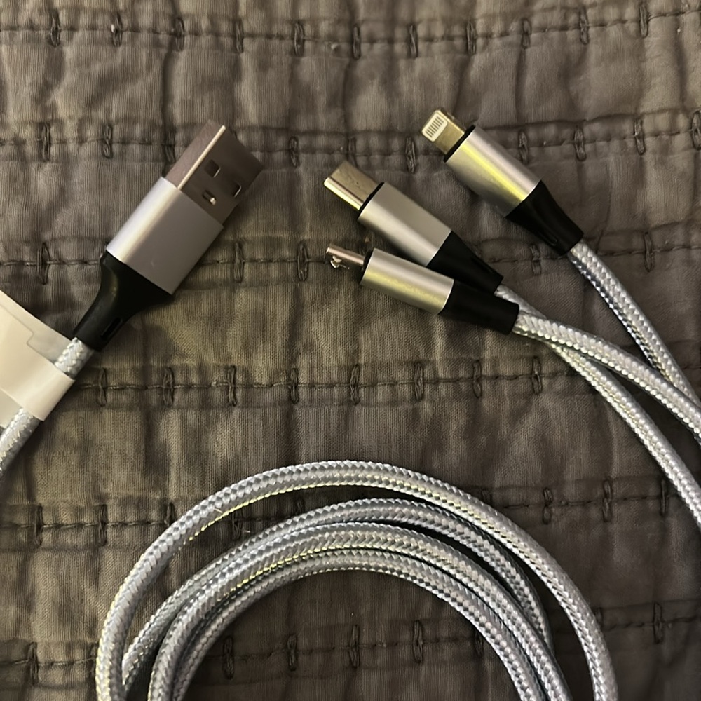 🎁 3-in-1 Multi Charging Cable, NWT - Picture 7 of 12